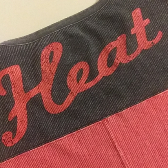 Touch by Alyssa Milano Miami Heat thermal top - Picture 7 of 8